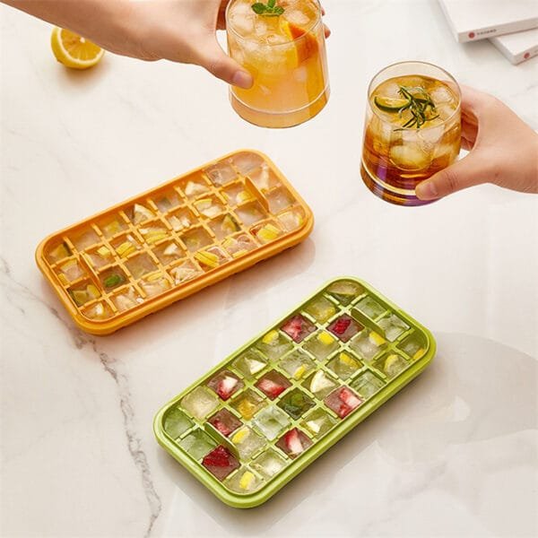 One-Button Ice Cube Maker with Lid - Image 12
